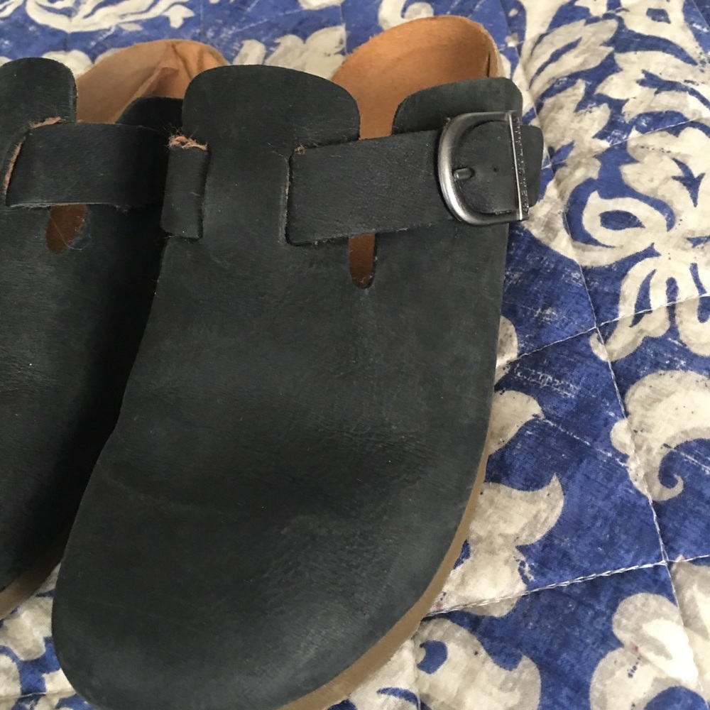 Clogs - Picture 2 of 4